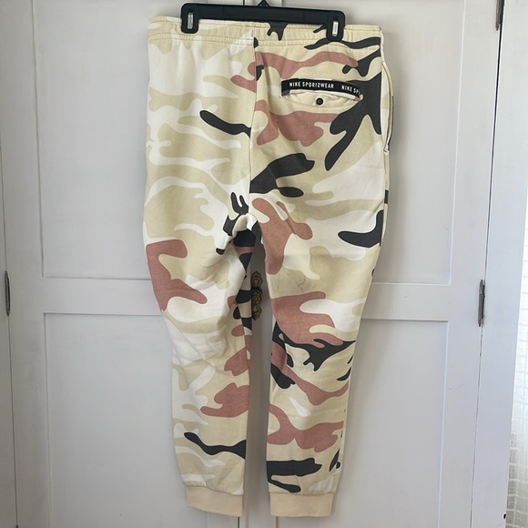 Nike Camo Sweatpants - Picture 6 of 7